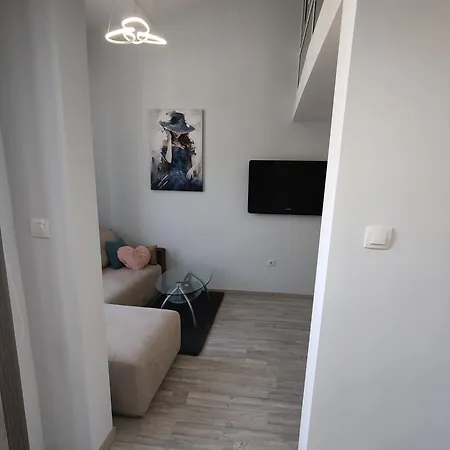 Urban Haven Apartment *